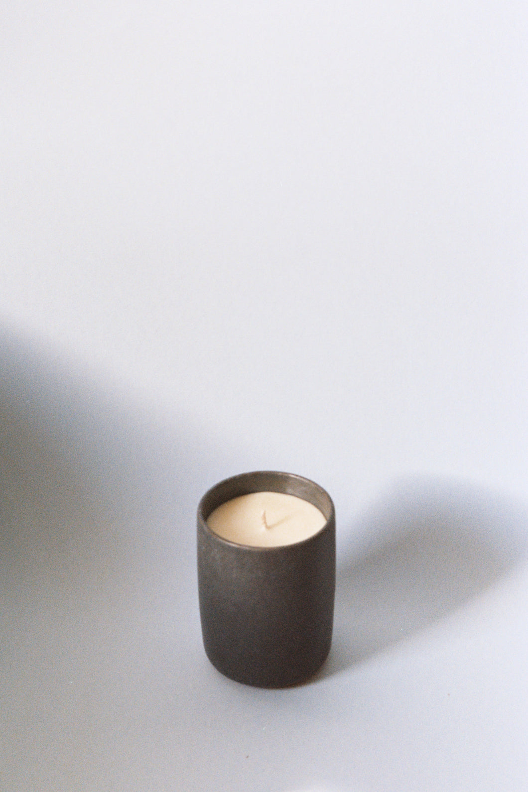 Ingrid Starnes X Fiona Mackay Arcadia candle, ceramic, charcoal