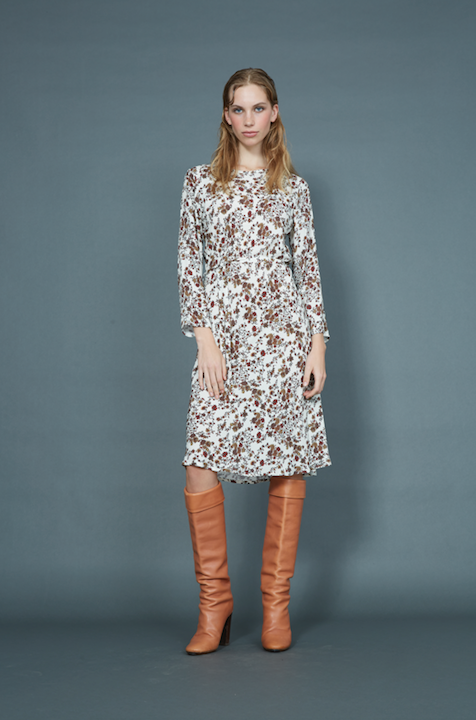 Lillas dress, head of roses
